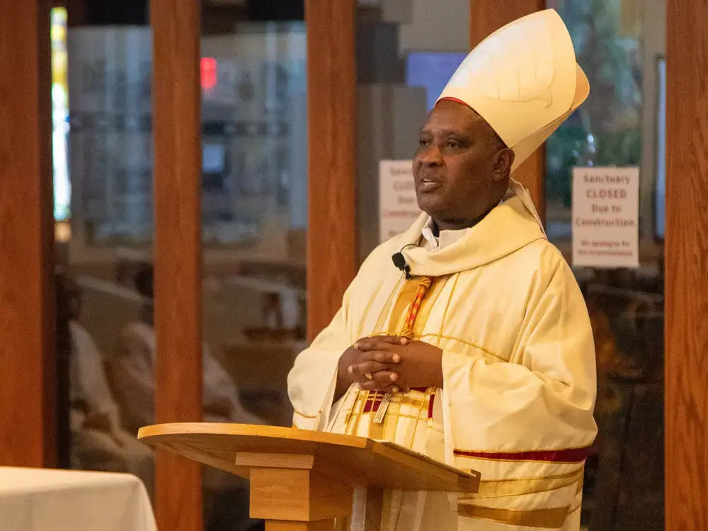 Cardinal Kambanda presides over Mass for the local Rwanda community